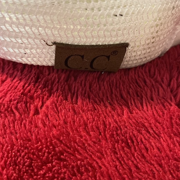 C.C Smile embroidered criss-cross pony cap WHITE - Picture 5 of 6